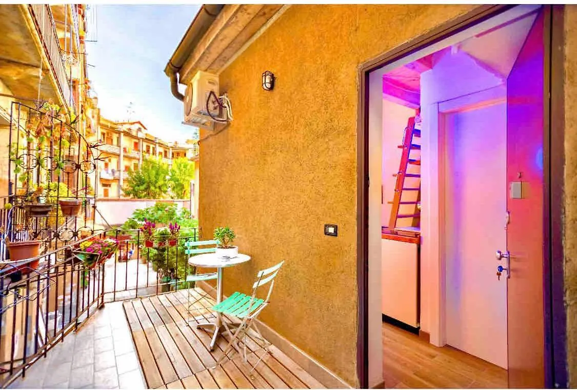 Appartamento Aria Condizionata, Loft a 13' dal Duomo con ampio Balcone WiFi e Netflix Milano