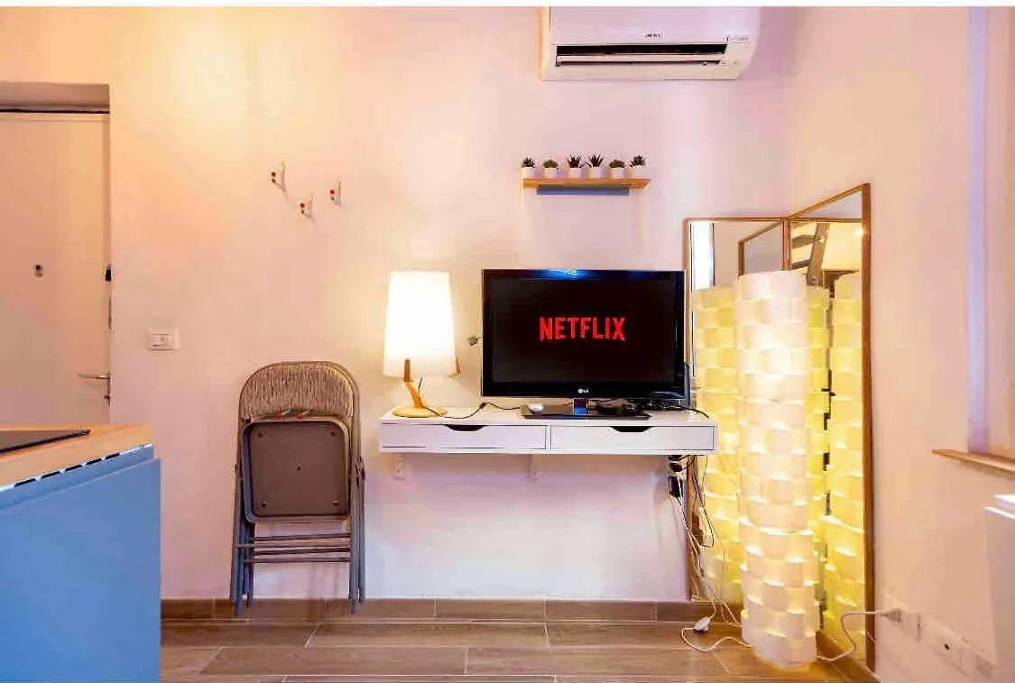 דירות מילאנו Aria Condizionata, Loft A 13' Dal Duomo Con Ampio Balcone Wifi E Netflix